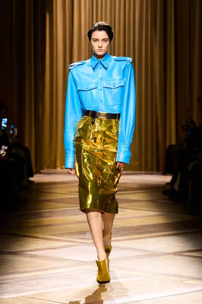 Look 26
